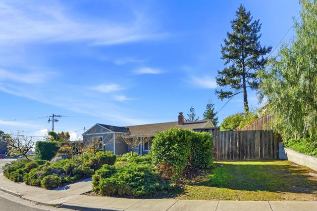 16251 Carolyn St, Castro Valley, CA 94578