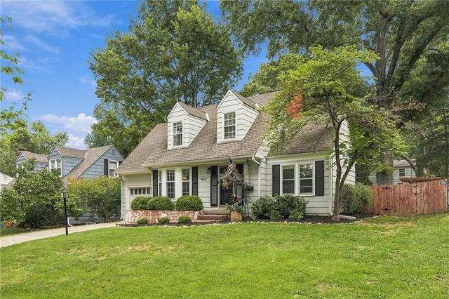 6827 Granada Lane, Prairie Village, KS 66208