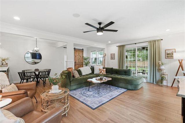 6827 Granada Lane, Prairie Village, KS 66208