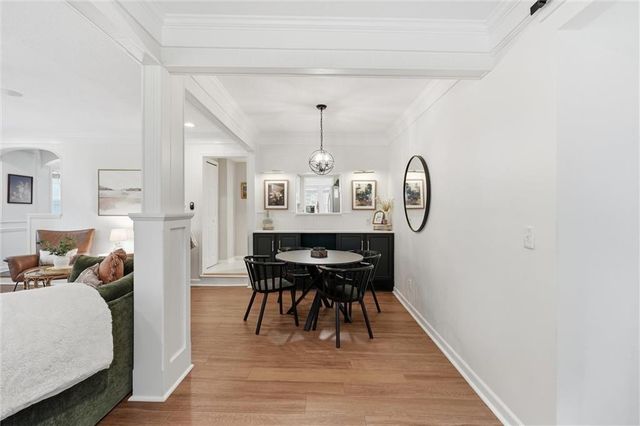 6827 Granada Lane, Prairie Village, KS 66208