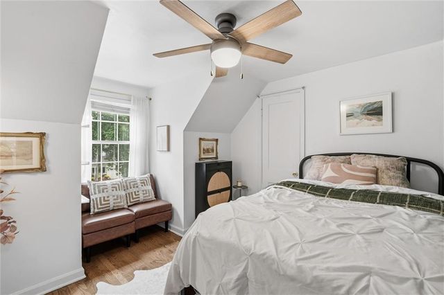 6827 Granada Lane, Prairie Village, KS 66208