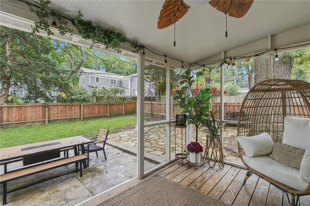 6827 Granada Lane, Prairie Village, KS 66208