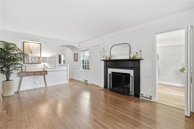 6827 Granada Lane, Prairie Village, KS 66208