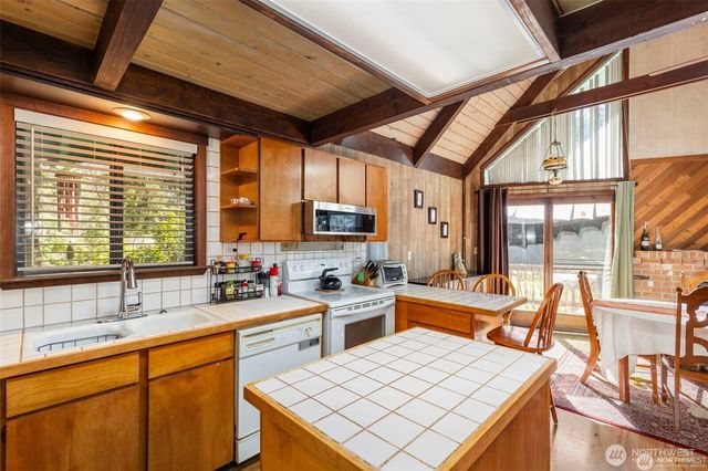 120 Ridge Road, Brinnon, WA 98320