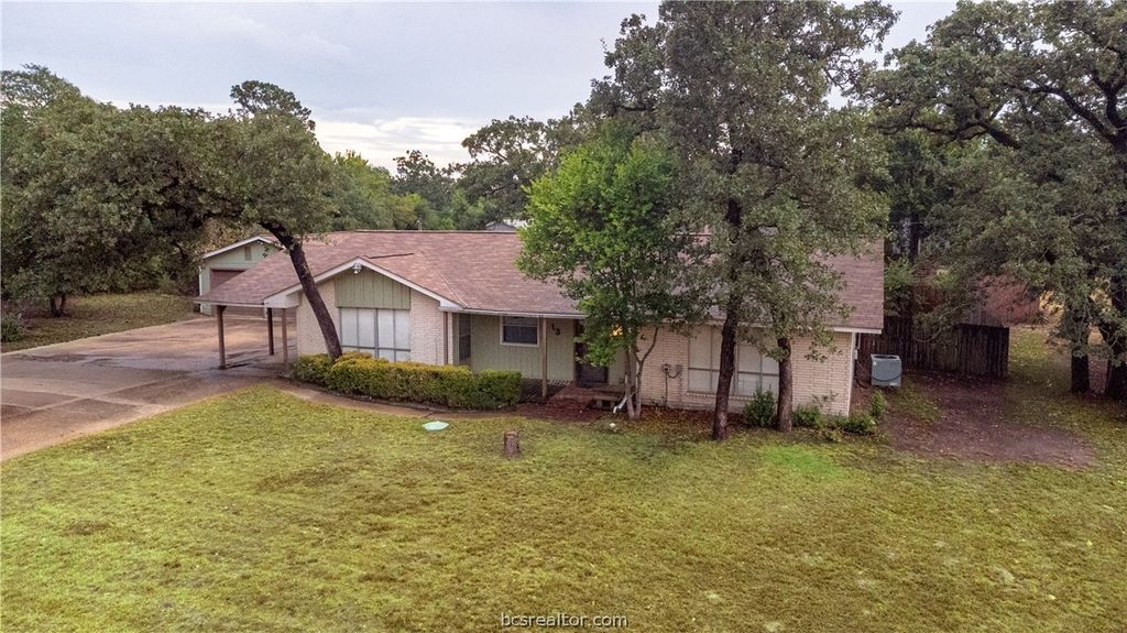 195 Gloccomora Lane, Hilltop Lakes, TX 77871 — photo 2