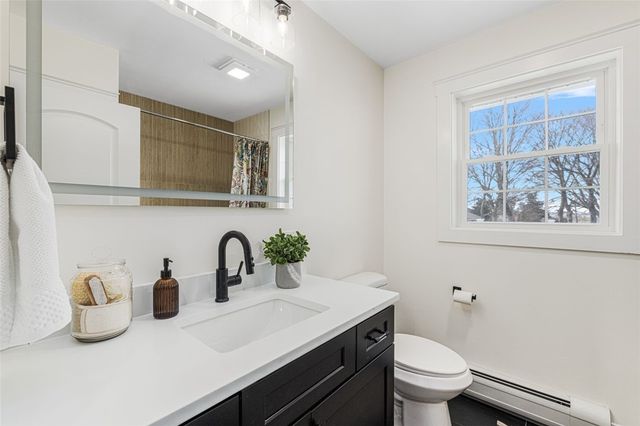 218 Bristol Ferry Road, Portsmouth, RI 02871