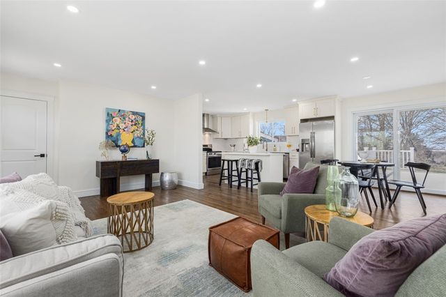 218 Bristol Ferry Road, Portsmouth, RI 02871