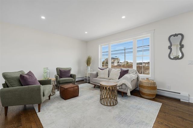 218 Bristol Ferry Road, Portsmouth, RI 02871