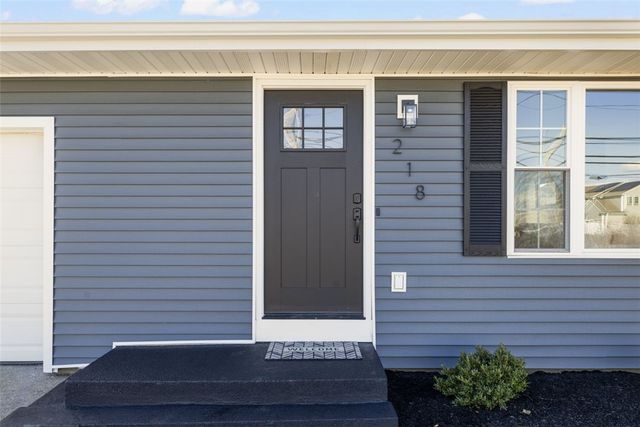 218 Bristol Ferry Road, Portsmouth, RI 02871