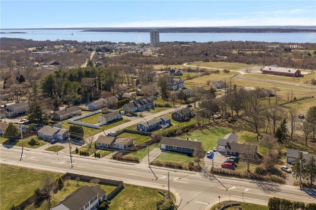 218 Bristol Ferry Road, Portsmouth, RI 02871