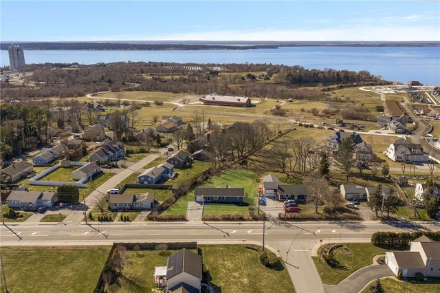 218 Bristol Ferry Road, Portsmouth, RI 02871