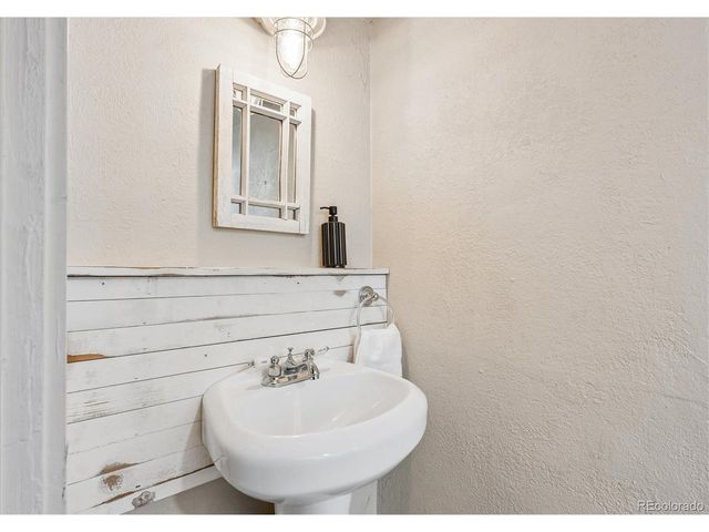 4752 Federal Blvd, Denver, CO 80211