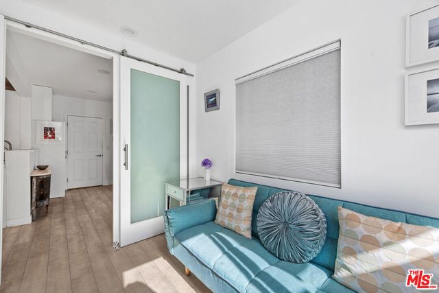 7340 Farralone Avenue, Canoga Park, CA 91303