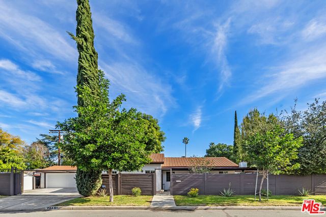 7340 Farralone Avenue, Canoga Park, CA 91303