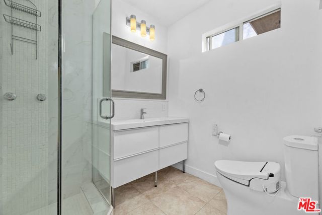 7340 Farralone Avenue, Canoga Park, CA 91303