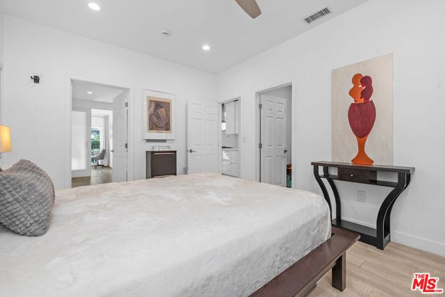 7340 Farralone Avenue, Canoga Park, CA 91303