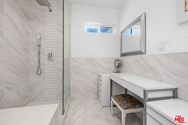 7340 Farralone Avenue, Canoga Park, CA 91303