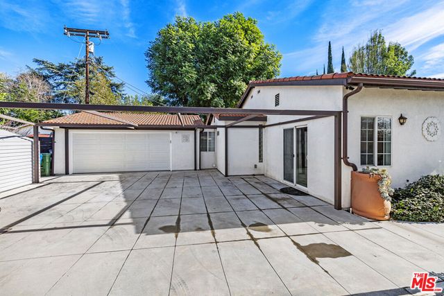 7340 Farralone Avenue, Canoga Park, CA 91303