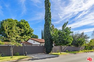 7340 Farralone Avenue, Canoga Park, CA 91303