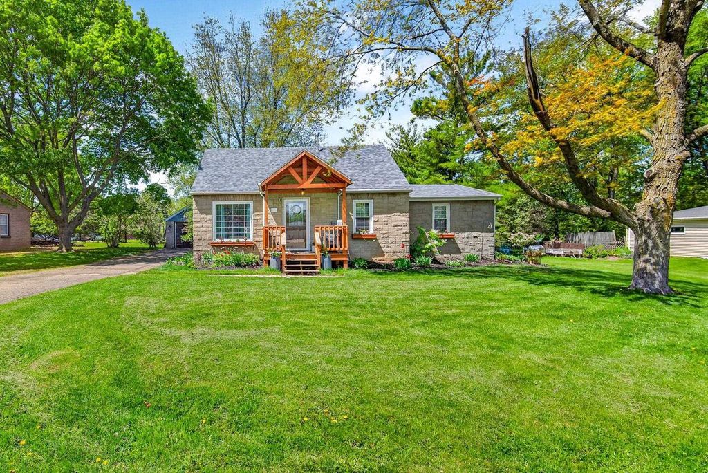 2425 BARBARA AVENUE, Appleton, WI 54915