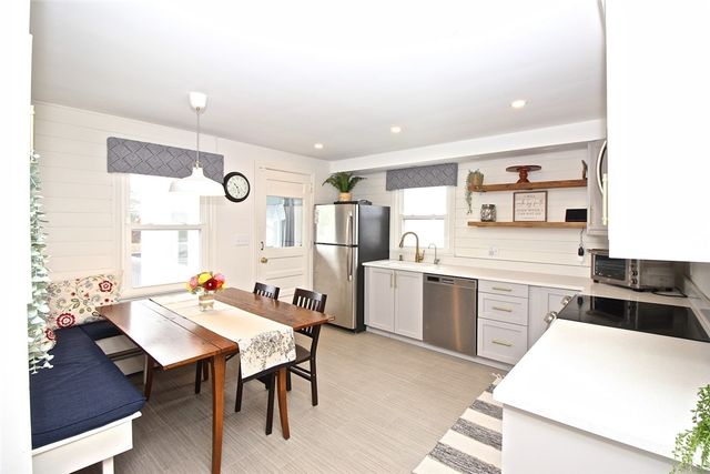 139 Coggeshall Avenue, Newport, RI 02840