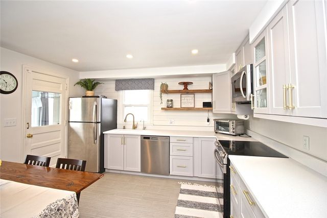 139 Coggeshall Avenue, Newport, RI 02840