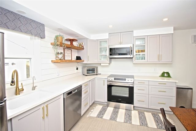 139 Coggeshall Avenue, Newport, RI 02840