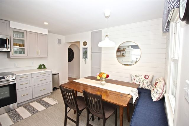 139 Coggeshall Avenue, Newport, RI 02840