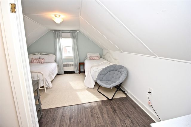 139 Coggeshall Avenue, Newport, RI 02840