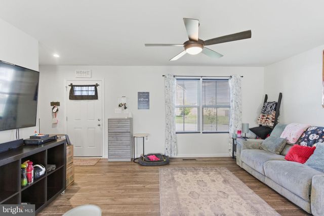 93 SWITCHGRASS CT, Bunker Hill, WV 25413