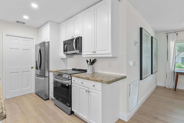 750 Heron Drive, Delray Beach, FL 33444