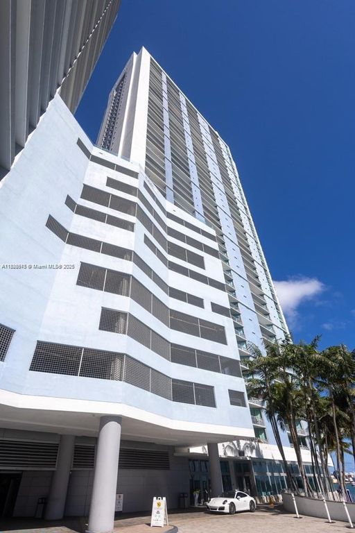 335 S Biscayne Blvd 2200, Miami, FL 33131