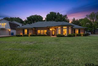 607 Charmwood, Chandler, TX 75758