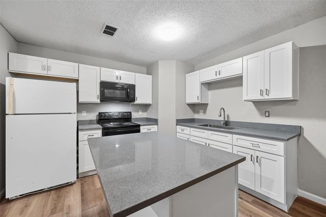 236 Ezekial Avenue, Dallas, TX 75217