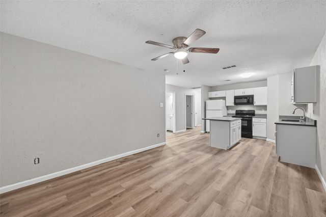 236 Ezekial Avenue, Dallas, TX 75217