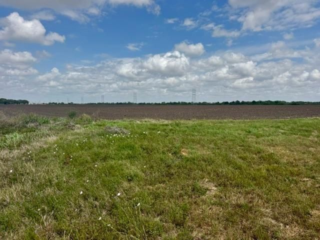 2020 Cr-49, Angleton, TX 77515