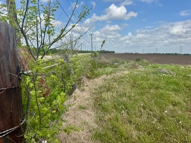 2020 Cr-49, Angleton, TX 77515