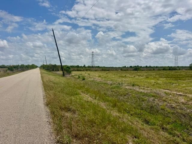 2020 Cr-49, Angleton, TX 77515