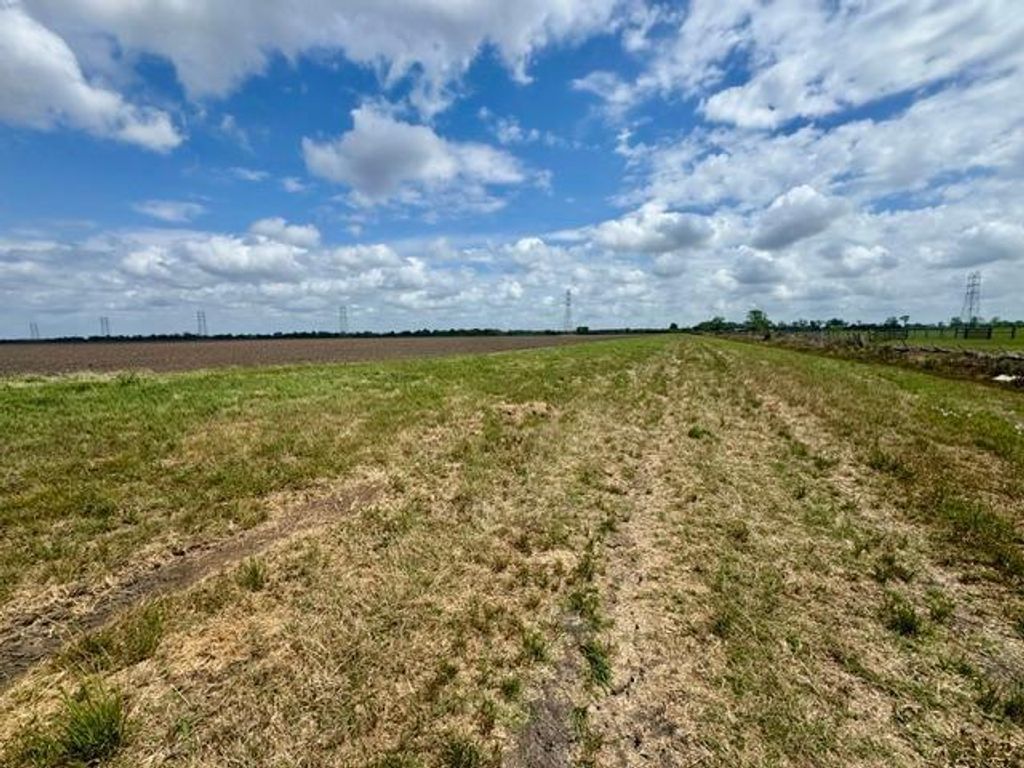 2020 Cr-49, Angleton, TX 77515