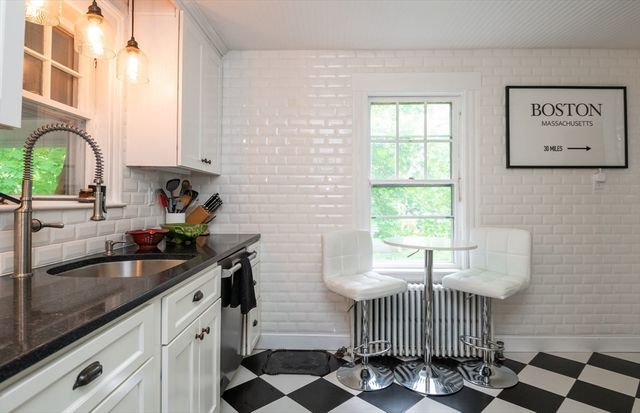 21 Park Street, Hamilton, MA 01982