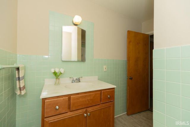 1330 Green Meadow Road, Evansville, IN 47715