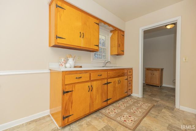 1330 Green Meadow Road, Evansville, IN 47715