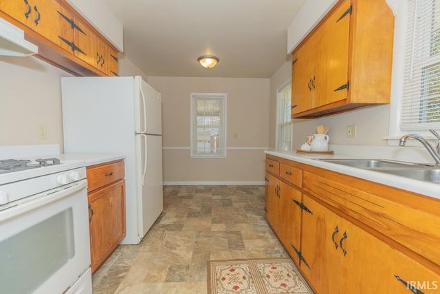 1330 Green Meadow Road, Evansville, IN 47715