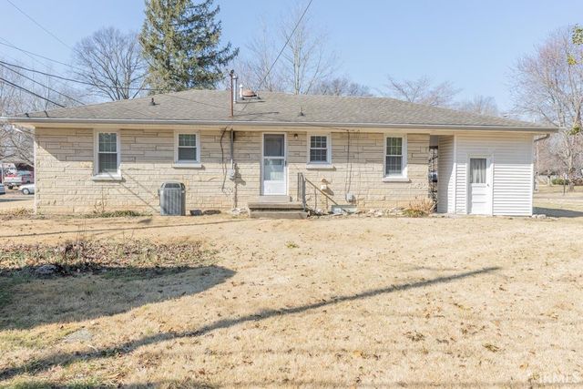 1330 Green Meadow Road, Evansville, IN 47715