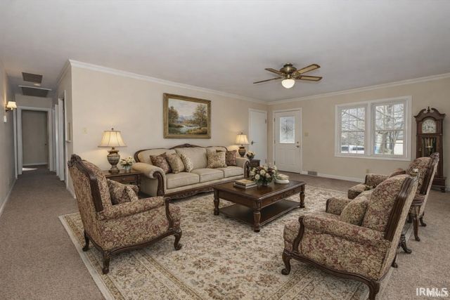 1330 Green Meadow Road, Evansville, IN 47715