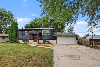 39721 Camp Street, Harrison Twp, MI 48045