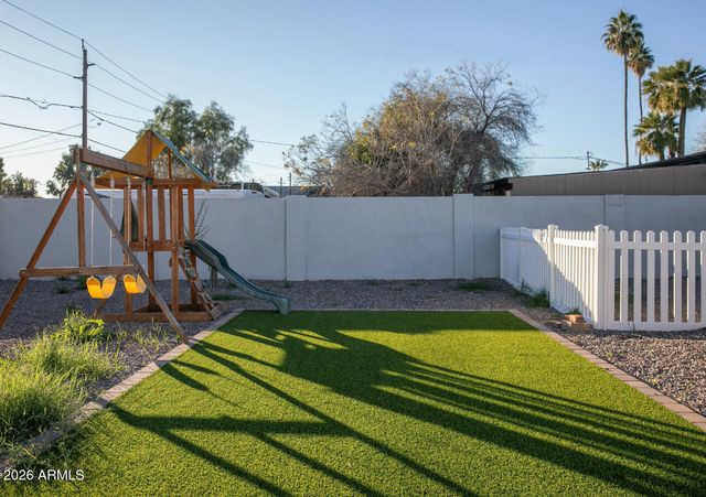 2205 W Cambridge Avenue, Phoenix, AZ 85009