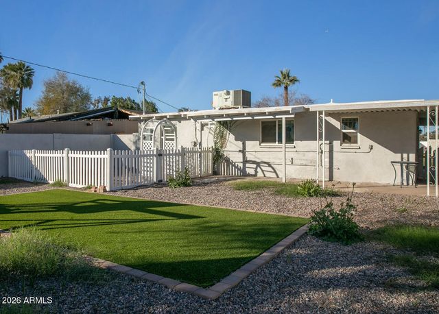 2205 W Cambridge Avenue, Phoenix, AZ 85009