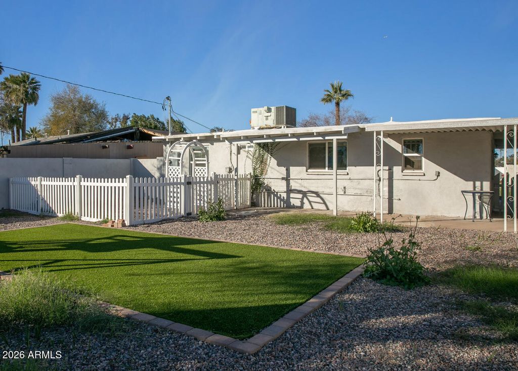 2205 W Cambridge Avenue, Phoenix, AZ 85009 — photo 2