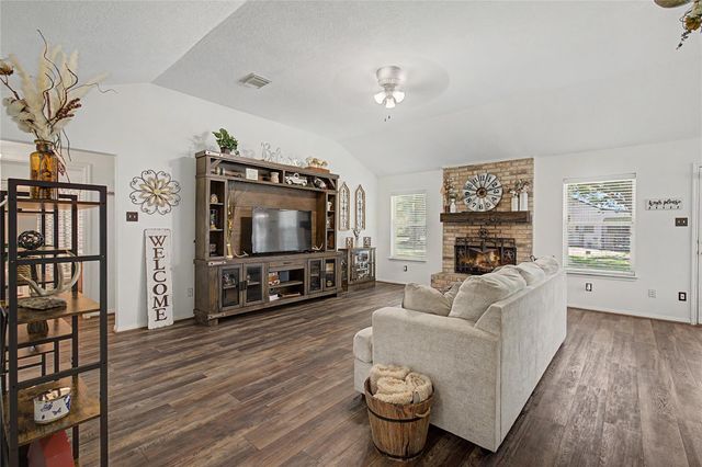 5291 Fm 1374 Road, Huntsville, TX 77340